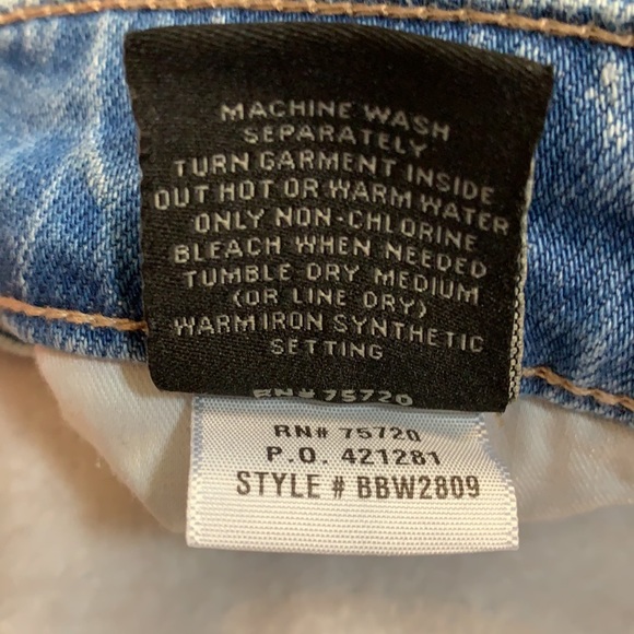 Buckle Black Destroyed High Rise Jean Shorts Size 26 - Picture 8 of 8